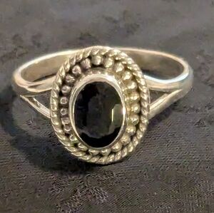 Elegant Solid Sterling Silver Genuine Onyx Ring Size 6